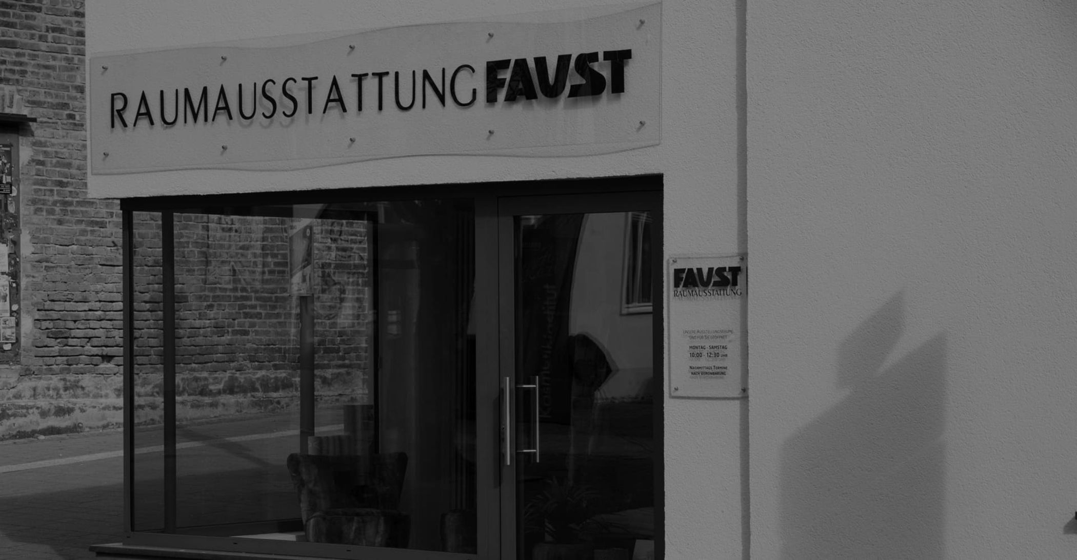 Firmengebäude von Außen der Firma Faust